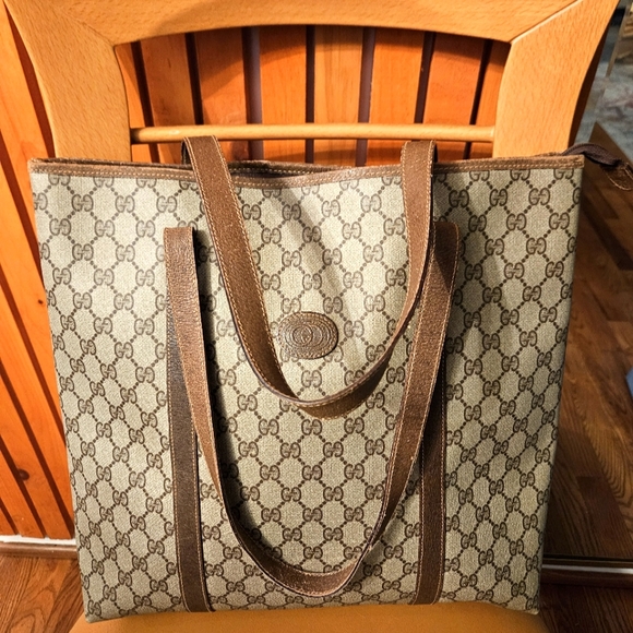 Gucci Handbags - SOLD Gucci GG Supreme Tote Large